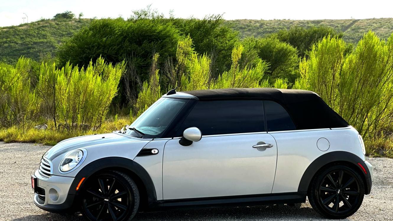 MINI COOPER CONVERTIBLE 2012 WMWZN3C59CT265646 image